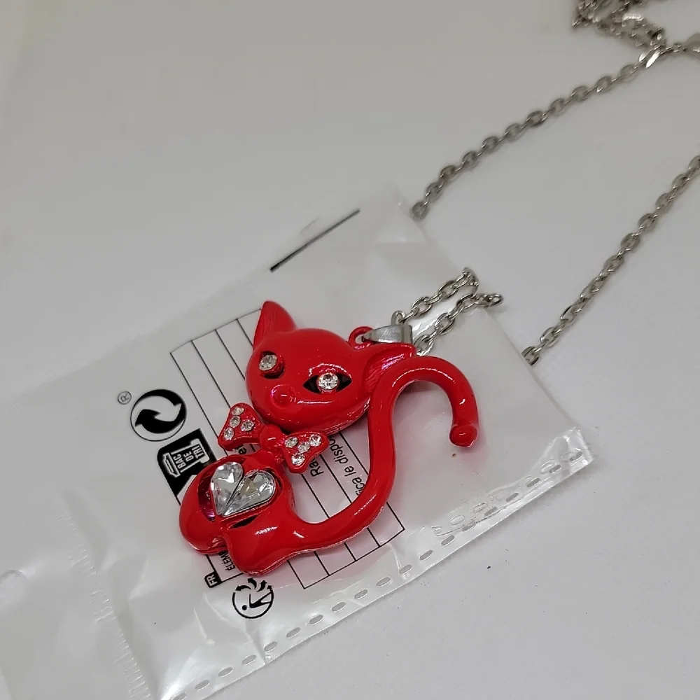 Kitty Cat Pendant Necklace Red Rhinestone Movable Head 14